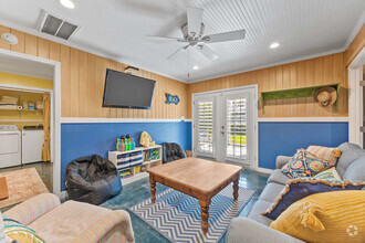 Building Photo - 415 Sportsman Dr