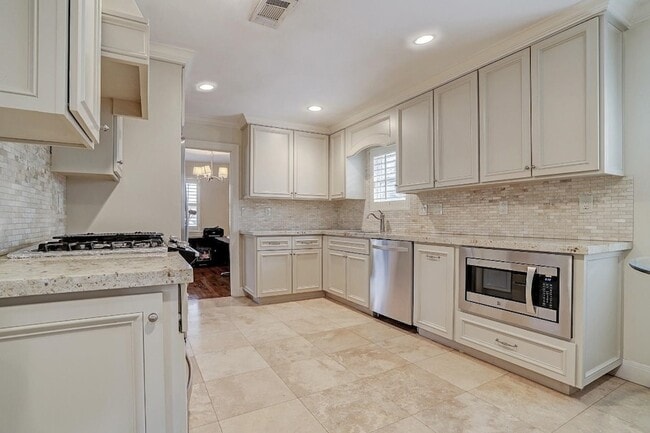 Photo - 6906 Alderney Dr House