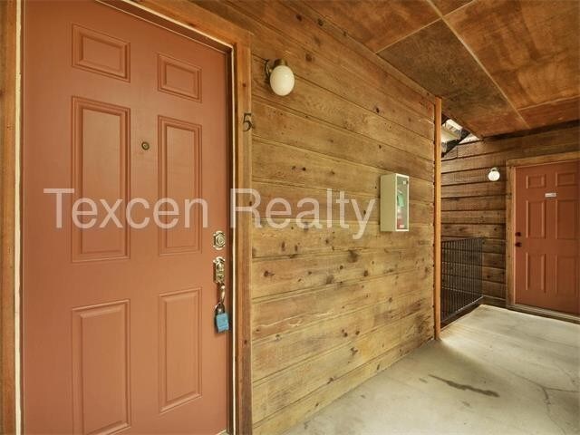 Foto del edificio - 6903 Deatonhill Dr