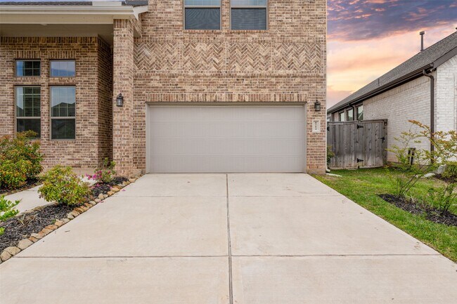 Building Photo - 8714 Windsong Trail Dr