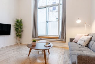 Building Photo - 3454 Rue Adam