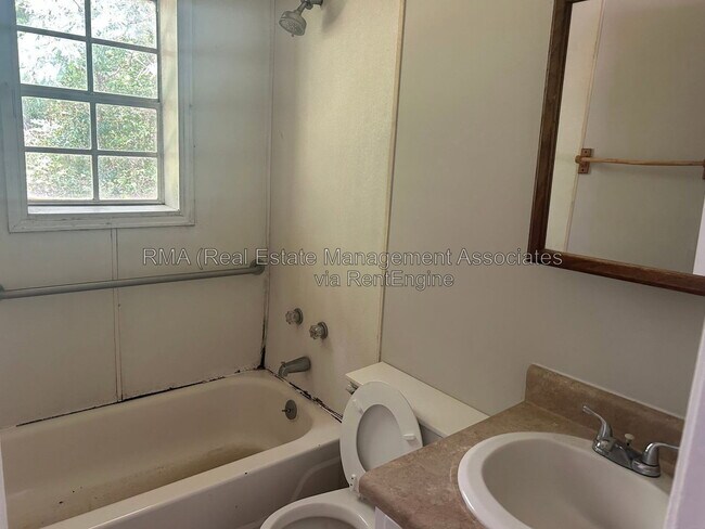 Foto del edificio - 118 Quincy Ave
