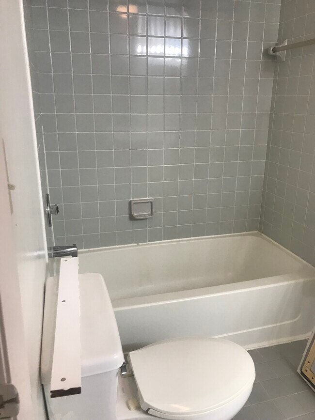 Foto del edificio - 2871 N Oakland Forest Dr