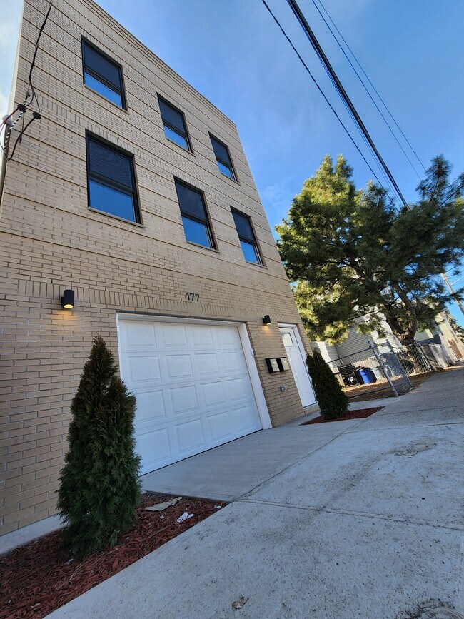 Building Photo - 177 Lembeck Ave