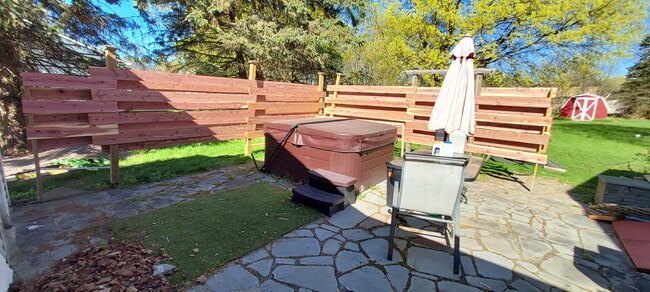 Building Photo - 880 Marshall Rd