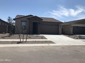 Building Photo - 1331 E Maldonado Dr