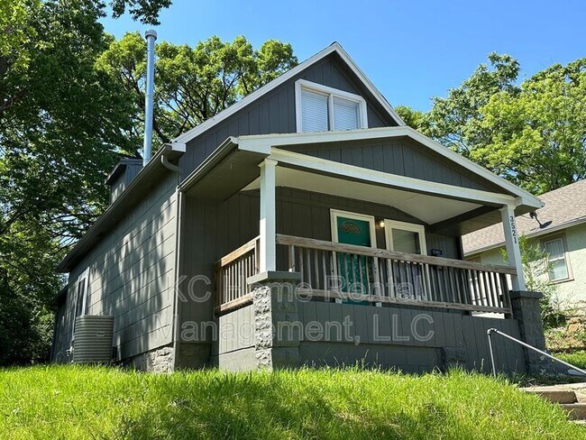 Building Photo - 3521 Silver Ave