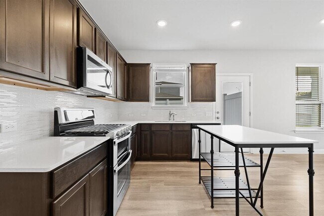 Building Photo - 7814 Wilfred Dr