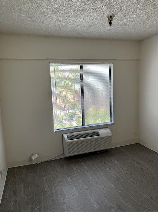 Foto del edificio - 363 E Gilbert St