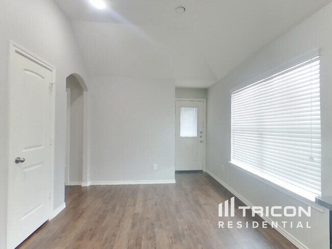 Foto del edificio - 1423 Evermore Manor Ln