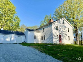 Building Photo - 867 Quaker St