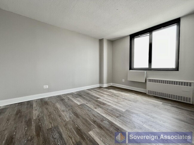 Foto del edificio - 3333 Broadway