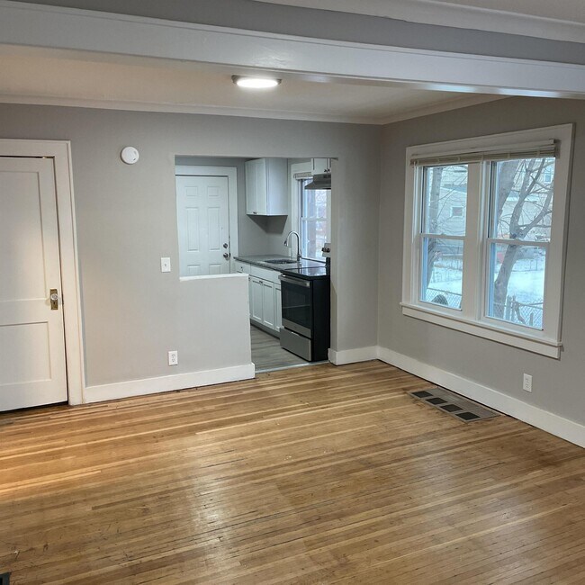 Foto del edificio - 378 Roycroft Dr