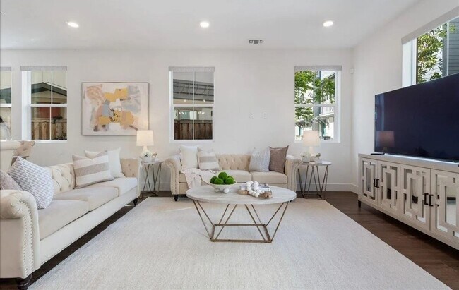 Foto del edificio - $5,700 | Stunning 5BR/4.5BA Model-Like Home in Newark's Bridgeway Community!