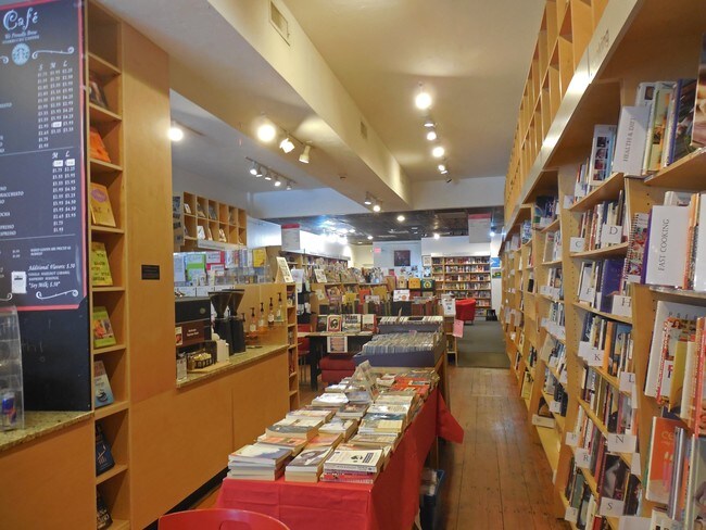 Foto interior - 380-390 Moody St