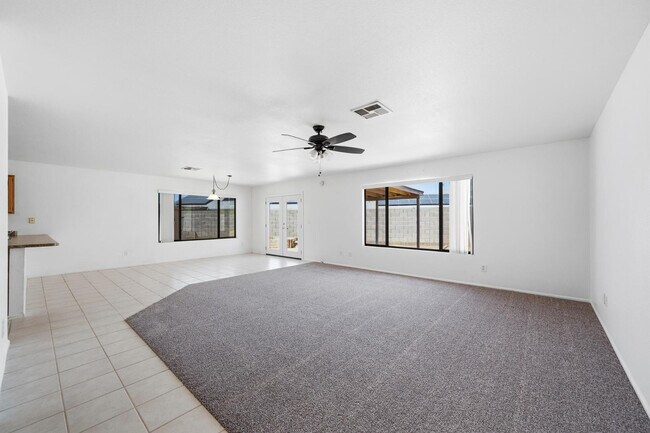 Foto del edificio - 3044 W Daley Ln