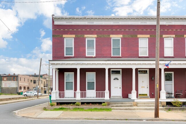 Foto del edificio - 1200 Bainbridge St