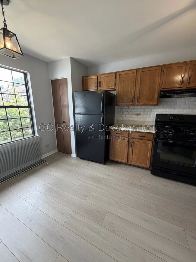 Building Photo - 222 Oak Knoll Ln