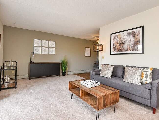 Foto del edificio - Lancaster Village Apartments