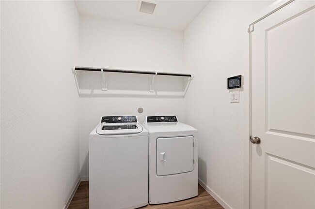 Foto del edificio - 5003 Park Willow Dr