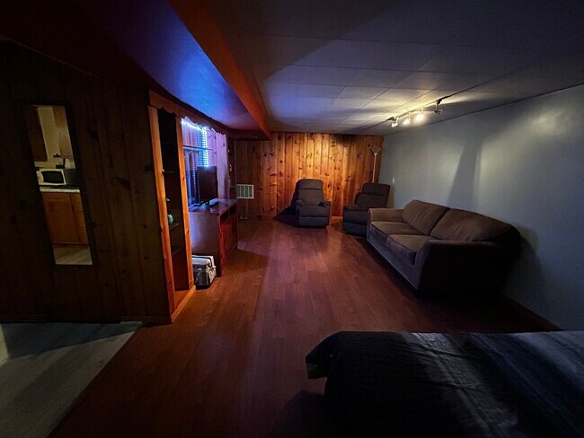 Foto del edificio - 655 W Ladd Ave