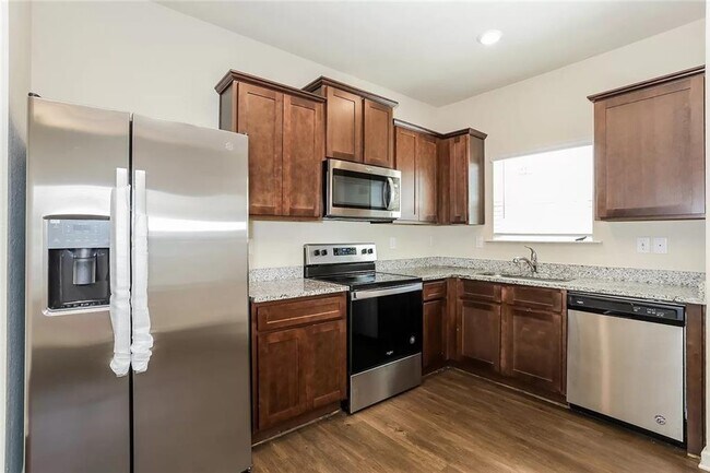 Building Photo - 602 Highwood Ln