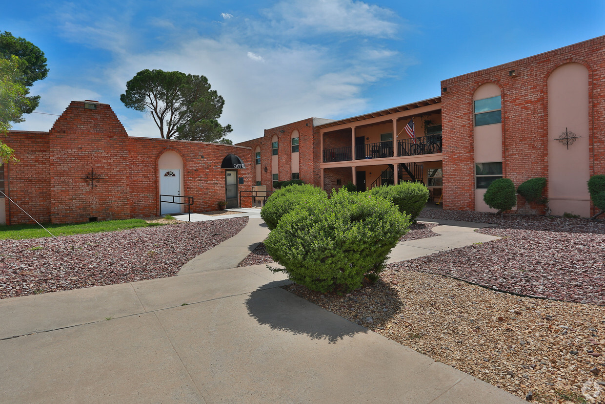 Primary Photo - Desert Ridge Apartments