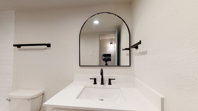 El-Shasta-B1-R-Shasta_B1-R_205_3 (1).jpg - Pergola at Bishop Ridge