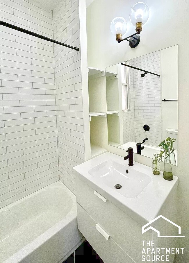 Foto del edificio - 2937 W Jackson Blvd