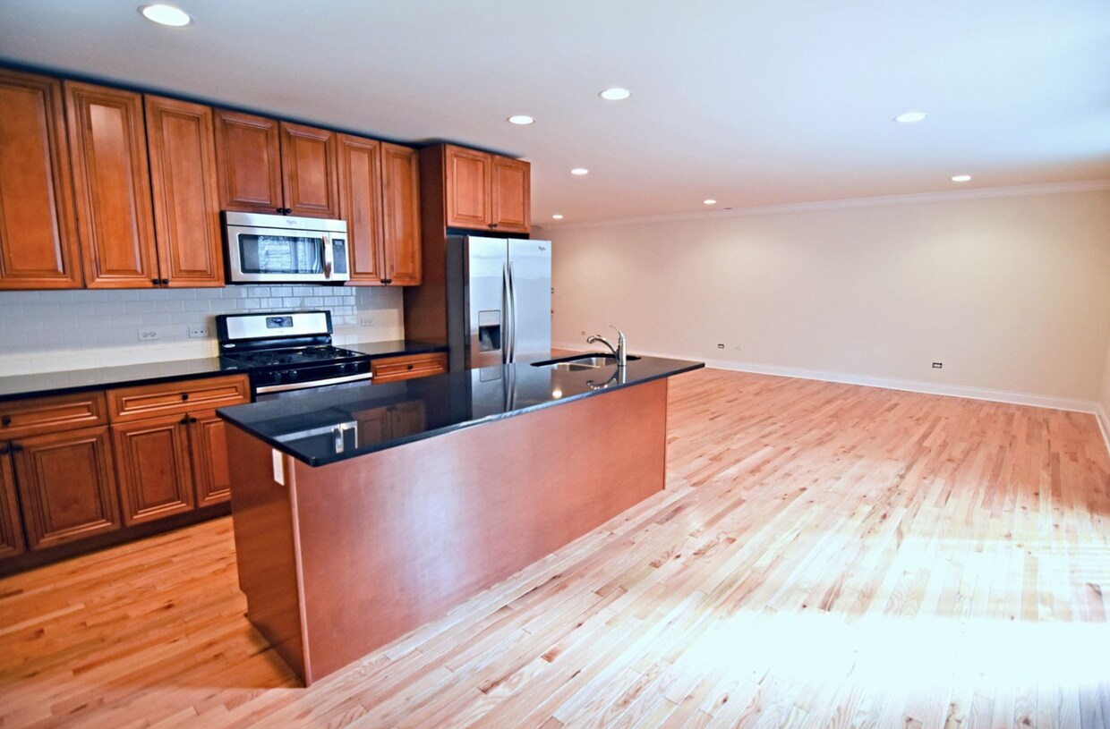 Primary Photo - 4521 N Beacon St