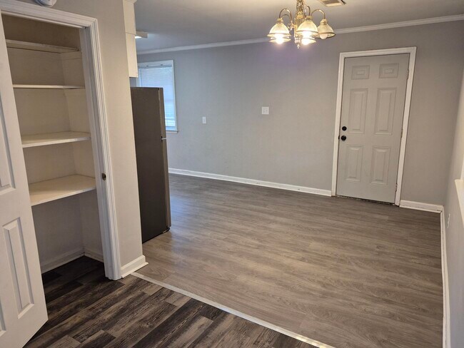 Foto del edificio - 3314 Oakridge Dr