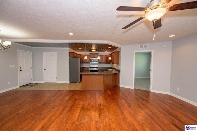 Foto del edificio - 194 Applewood Ln