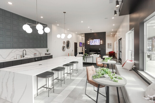 Interior Photo - Apex at Perry Crossing