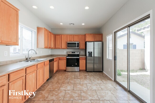 Foto del edificio - 4680 E Laurel Ave