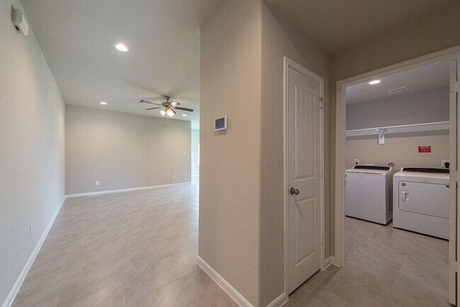 Foto del edificio - 18351 Raven Rock Ln