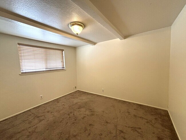 Building Photo - Move-In Special:Get $100 off your first mo...