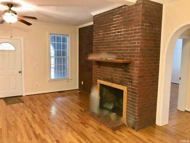 Foto del edificio - 380 Riverstone Dr