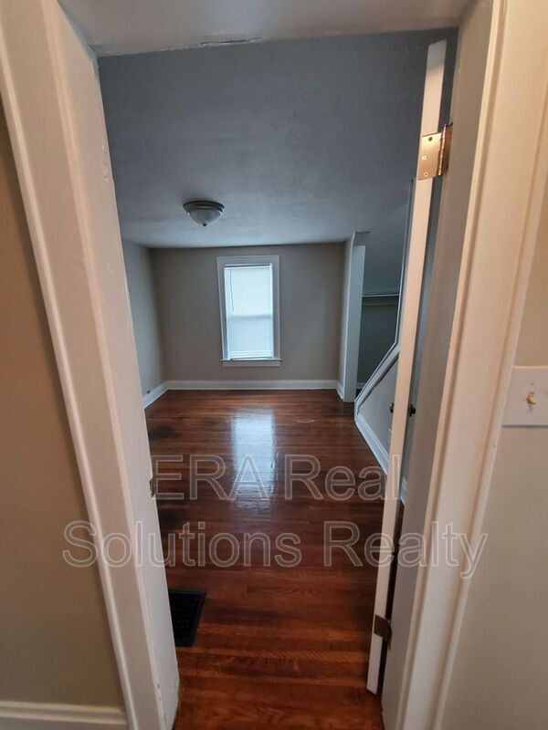 Building Photo - 1536 E Weber Rd