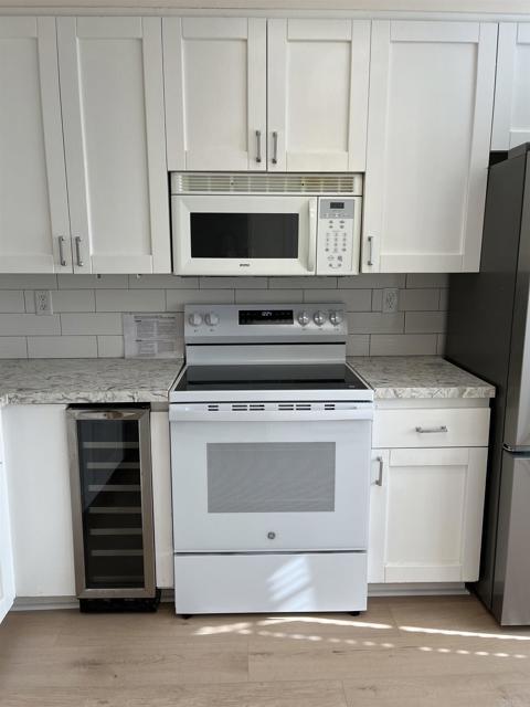 Foto del edificio - 8840 Villa La Jolla Dr