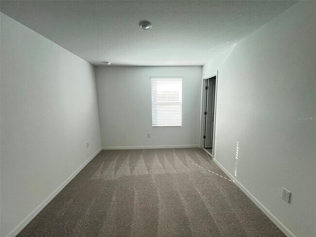 Foto del edificio - 2961 Skyline Lp