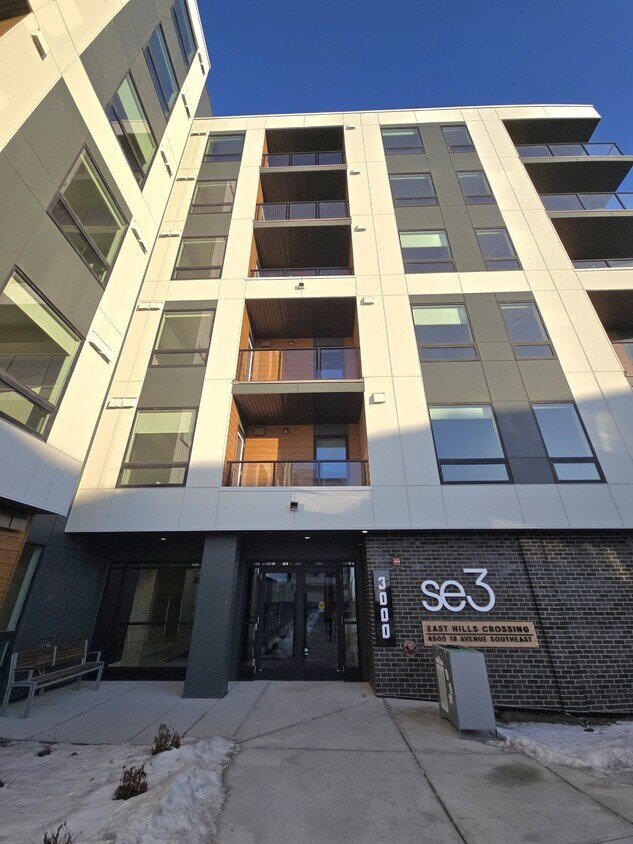 Building Photo - 8500-3619 19 Ave SE