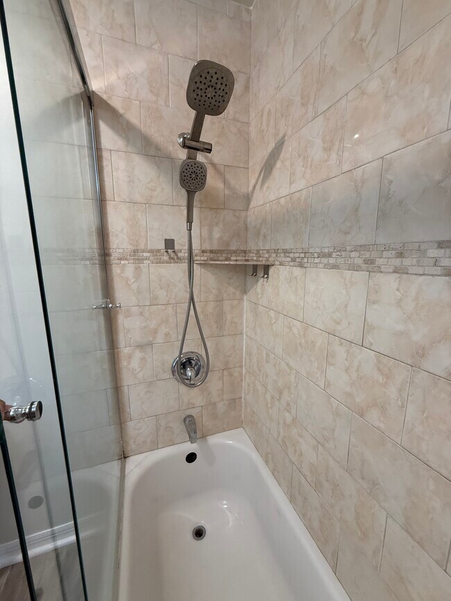 Building Photo - 5313 S Manhattan Pl