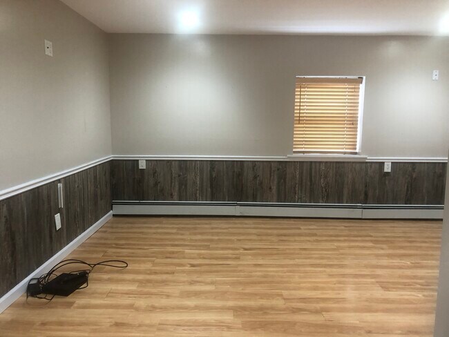 Nice size Living room - 14 Felix Pl