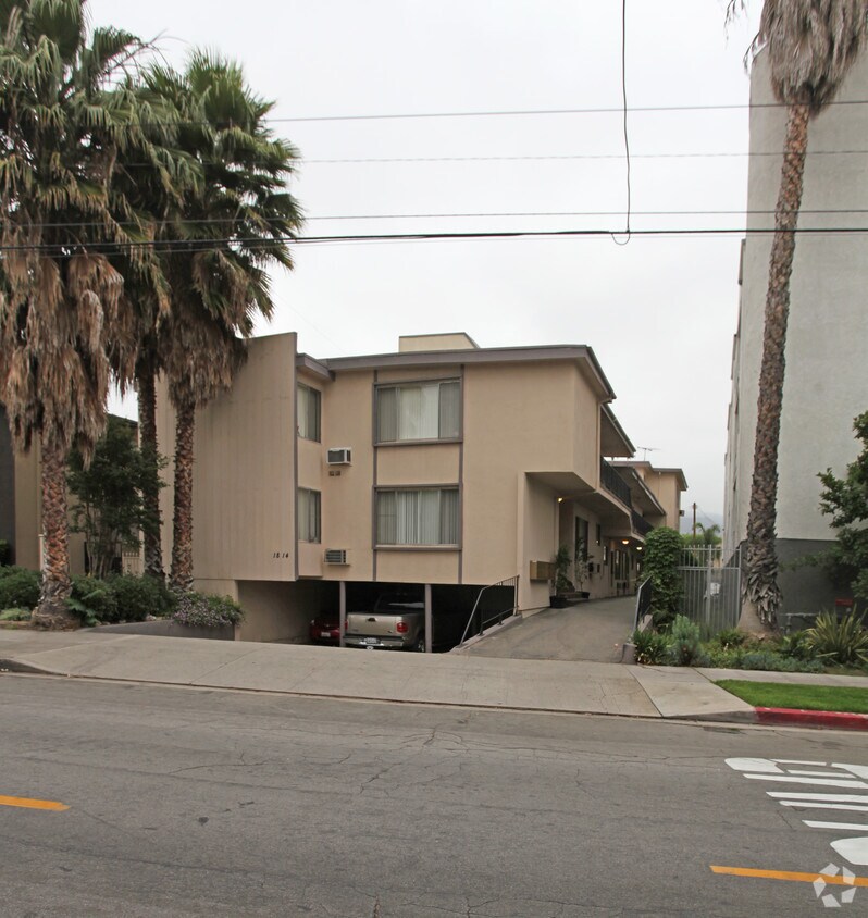 Primary Photo - 1814 Grismer Ave