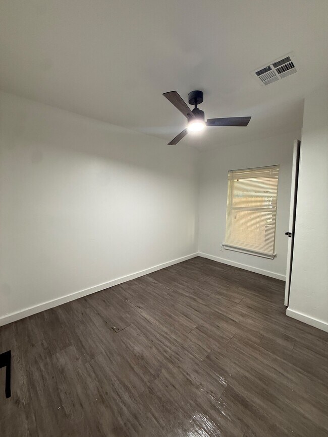 Foto del edificio - 418 SW 32nd St
