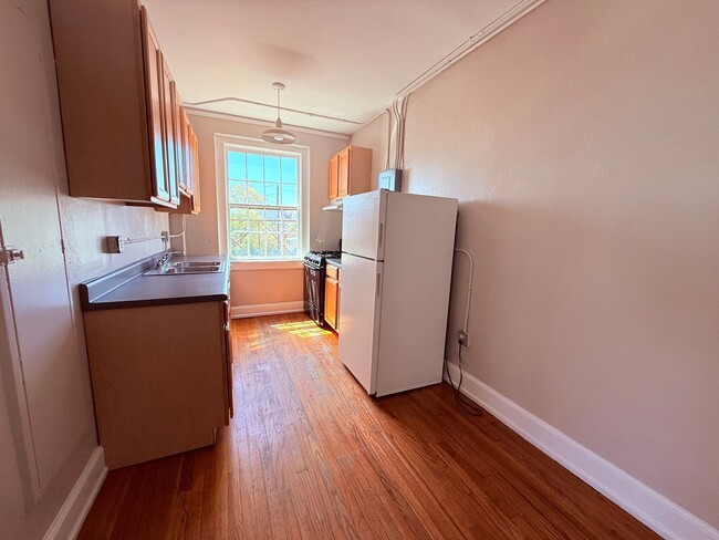 Interior Photo - The Terrace