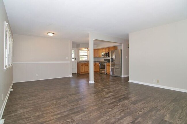 Foto del edificio - GREAT LAWRENCE TOWNSHIP HOME!