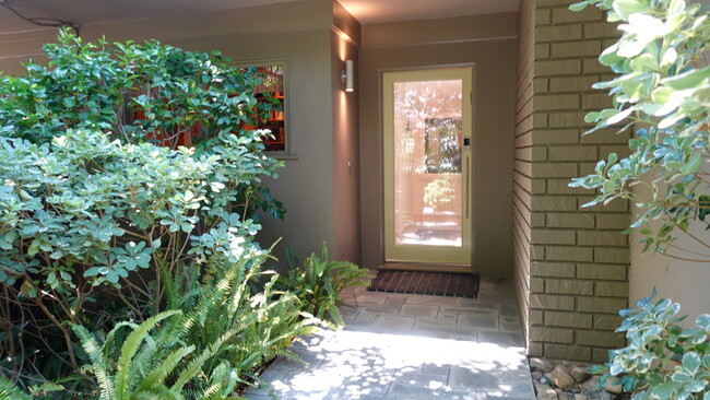 Building Photo - 7665 Woodrow Wilson Dr