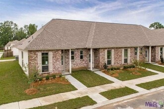 Building Photo - 1427 Pelican Club Dr