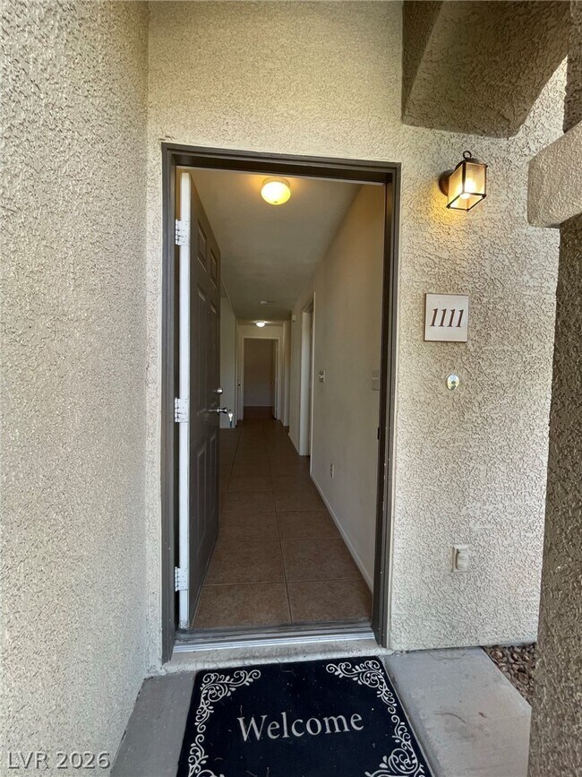 Foto del edificio - 9050 W Warm Springs Rd